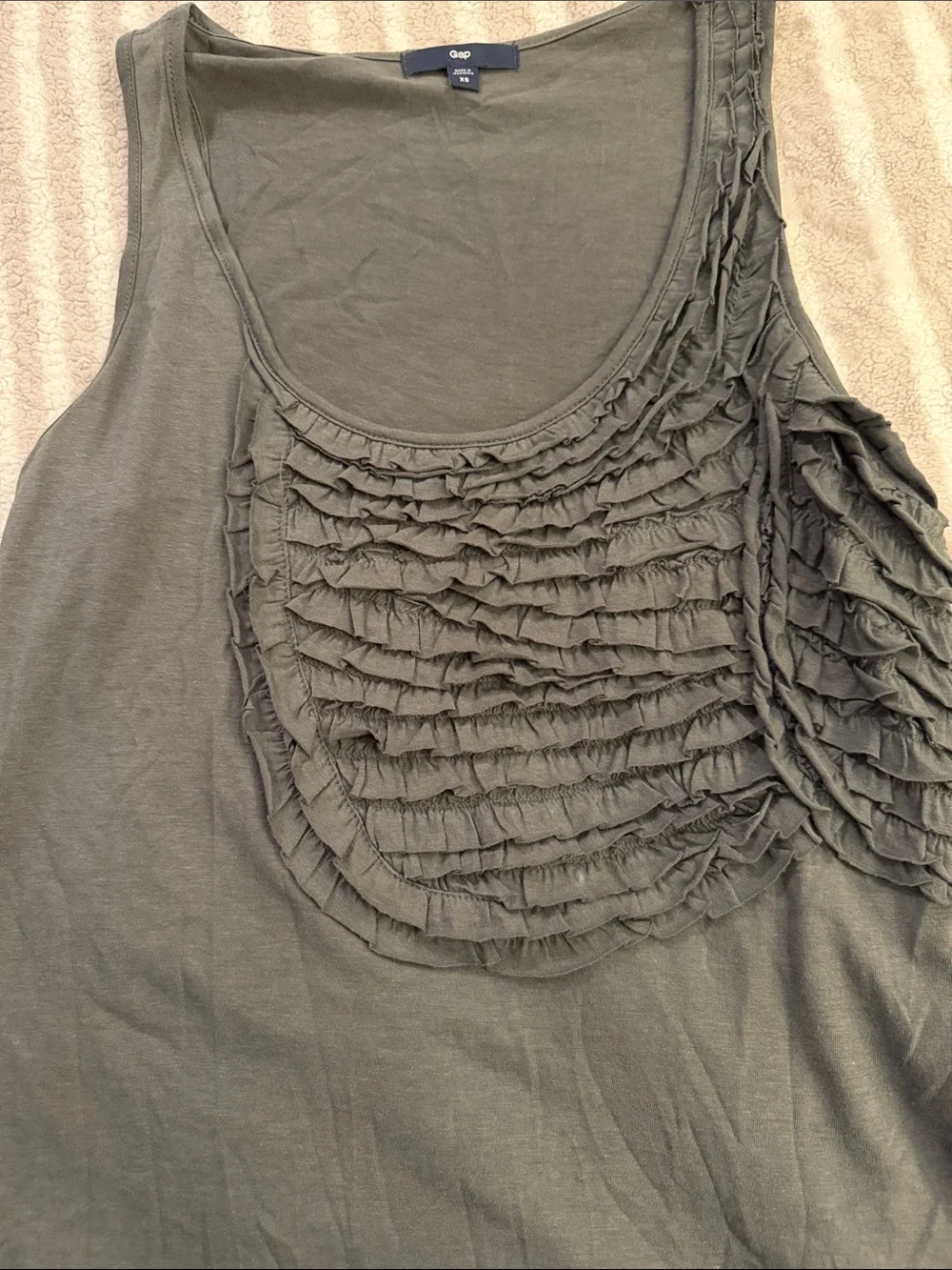 GAP Soft Grey Ruffle Front Tank Top - Picture 4 of 5